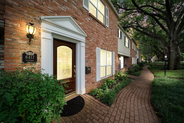 6417 Olympia Dr Unit 144, Houston, TX 77057 - entrance to property featuring brick siding