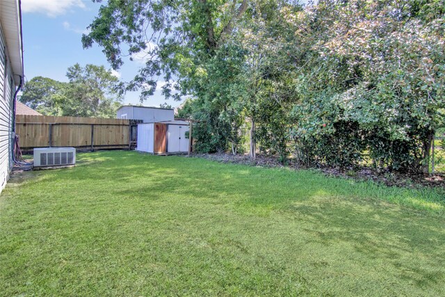 1105 W Dr, Port Neches, TX 77651 - view of yard with cooling unit