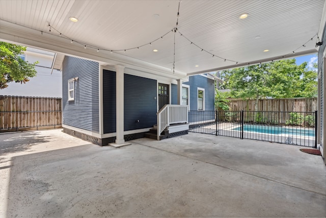 1409 Tulane St, Houston, TX 77008 - fenced backyard featuring a patio