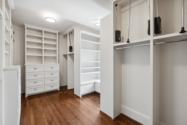 1409 Tulane St, Houston, TX 77008 - walk in closet featuring dark wood finished floors