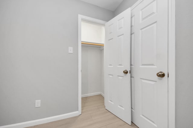 3030 Dacca Dr, Houston, TX 77051 - view of closet