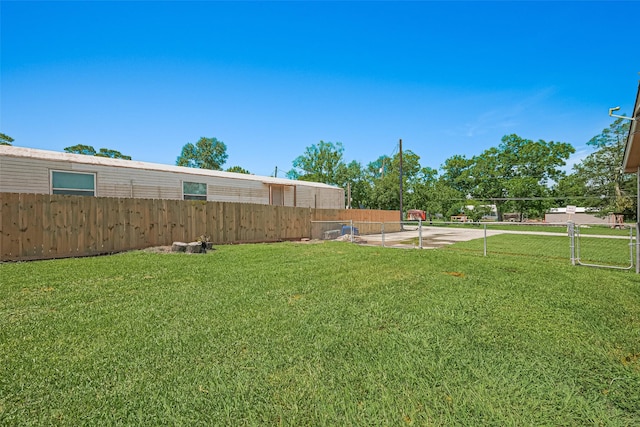 115 N 12th St, Highlands, TX 77562 - view of yard