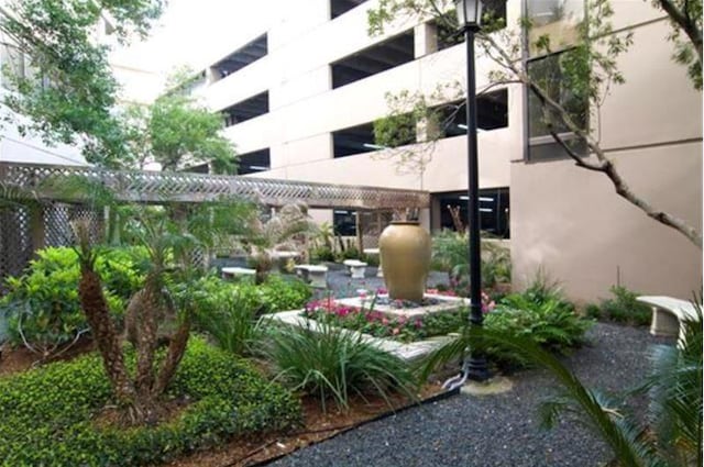 3525 Sage Rd Unit 412, Houston, TX 77056 - view of yard