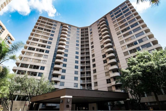 3525 Sage Rd Unit 412, Houston, TX 77056 - view of apartment building / complex