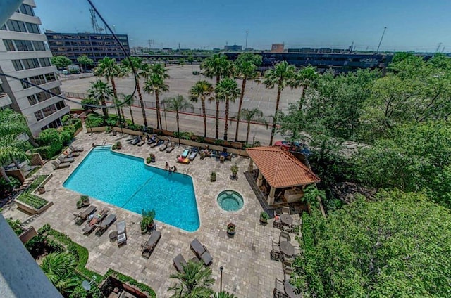 3525 Sage Rd Unit 412, Houston, TX 77056 - community pool with a patio area