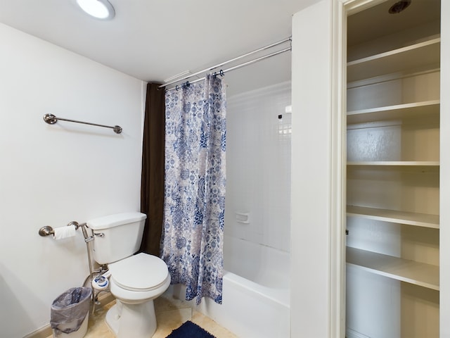 3525 Sage Rd Unit 412, Houston, TX 77056 - bathroom featuring toilet, shower / bath combo, and tile patterned flooring