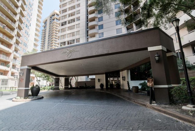 3525 Sage Rd Unit 403, Houston, TX 77056 - view of apartment building / complex