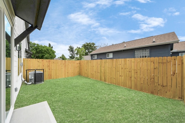 4602 Bristol St, Houston, TX 77009 - view of yard featuring central AC