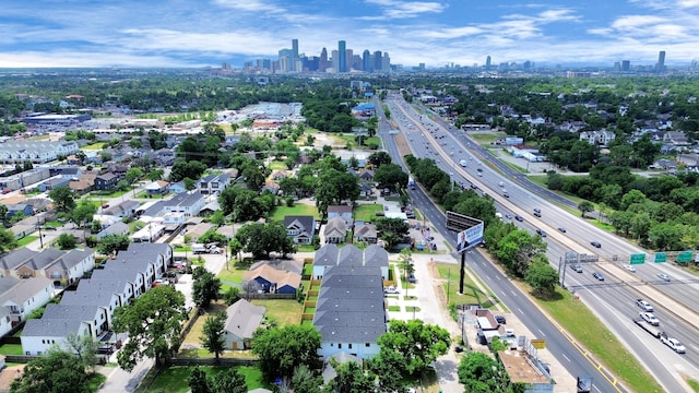 4602 Bristol St, Houston, TX 77009 - view of property location featuring a main thoroughfare and skyline