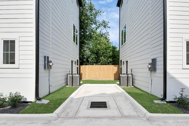 2418 Harrington St, Houston, TX 77026