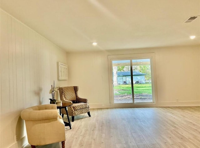 319 Wisteria St, Lake Jackson, TX 77566 - sitting room featuring light wood-style floors, baseboards, and recessed lighting