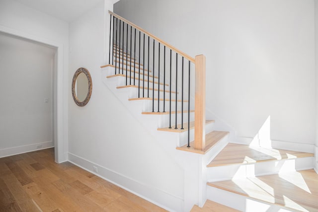 515 E 4th St, Houston, TX 77007 - stairs with wood finished floors and baseboards