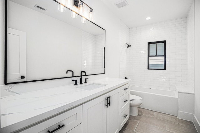 515 E 4th St, Houston, TX 77007 - full bath featuring toilet, vanity, shower / washtub combination, and recessed lighting