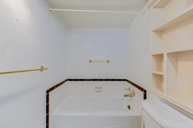 4919 Prairie Ridge Rd, Houston, TX 77053 - bathroom with a bath and toilet