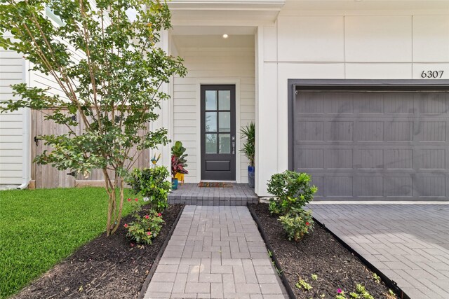 6307 Chelsea Falls Ln, Houston, TX 77008 - view of property entrance