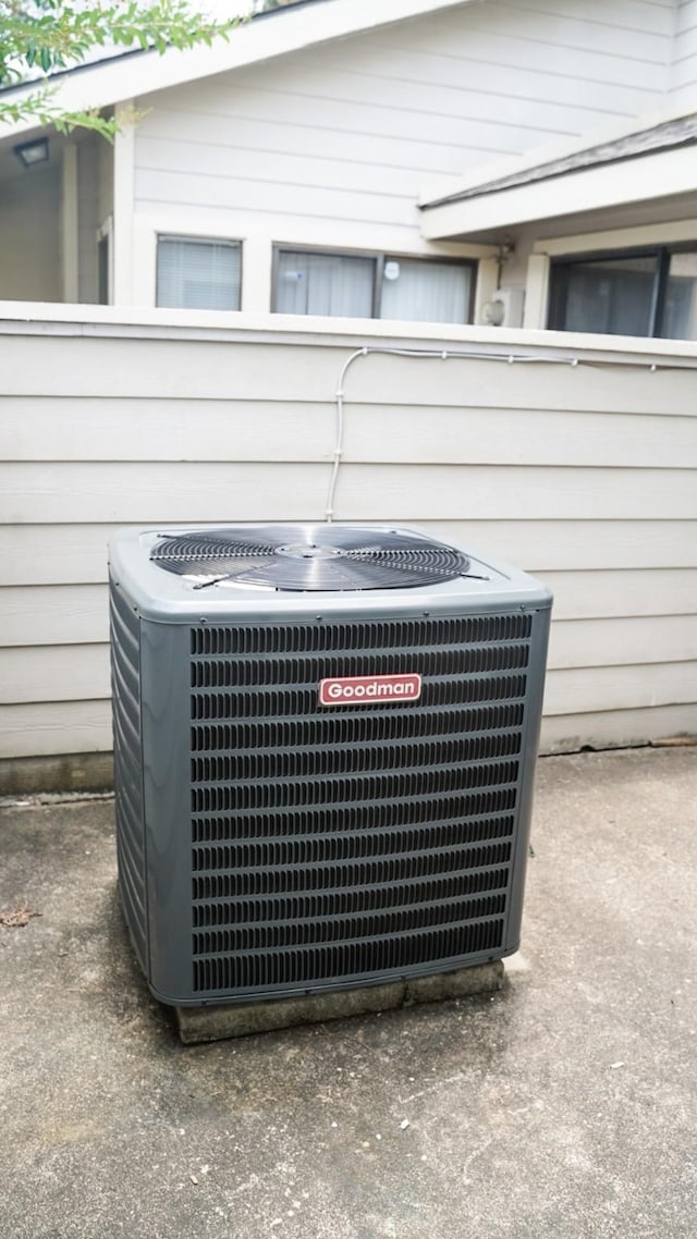 11881 Bob White Dr Unit 828, Houston, TX 77035 - exterior view of central air condition unit