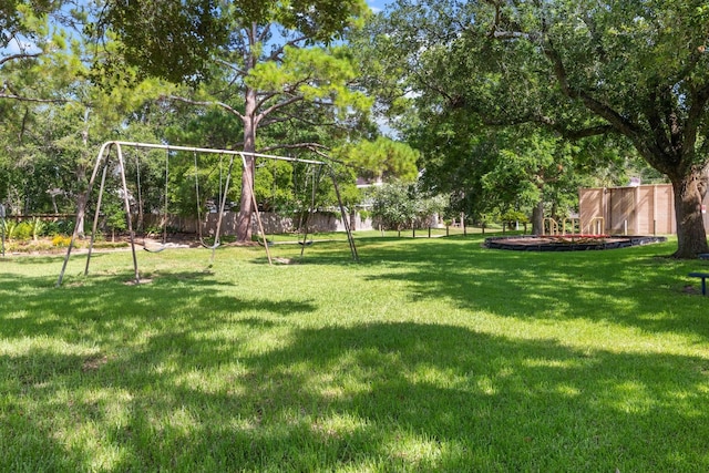4322 Shady Springs Dr, Pasadena, TX 77586 - view of yard