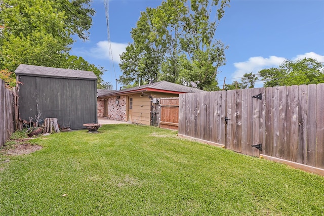 2198 N Winfree St, Dayton, TX 77535 - view of yard with a gate
