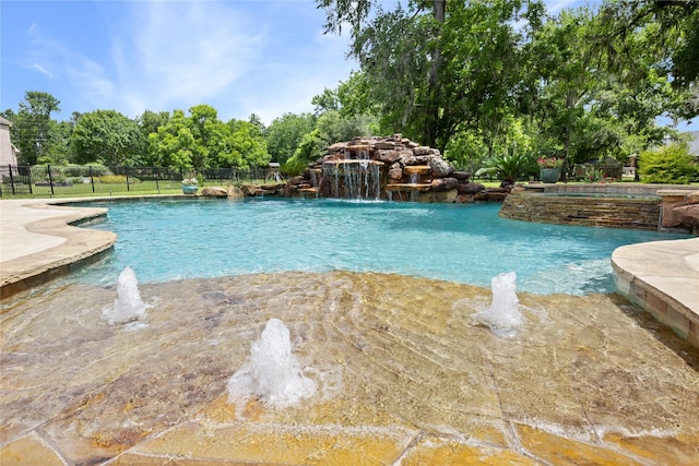 11 Bees Creek Ct, Missouri City, TX 77459 - view of swimming pool