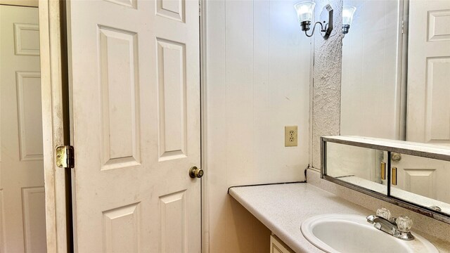 430 Hooks Rd, Livingston, TX 77351 - bathroom with vanity
