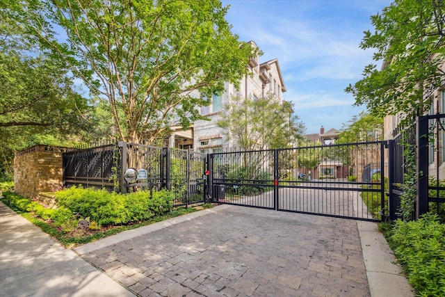 1647 Bissonnet St, Houston, TX 77005 - view of gate