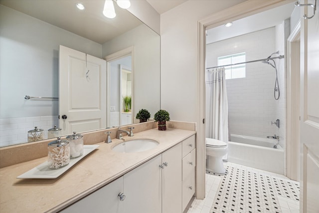 1647 Bissonnet St, Houston, TX 77005 - full bath featuring toilet, vanity, shower / bath combo, and recessed lighting