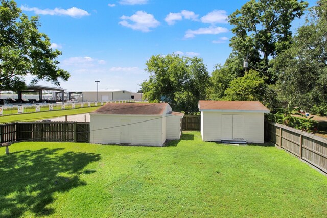 1101 2nd Ave N, Texas City, TX 77590 - view of yard