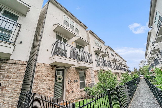 1266 N Post Oak Rd Unit B, Houston, TX 77055 - view of building exterior