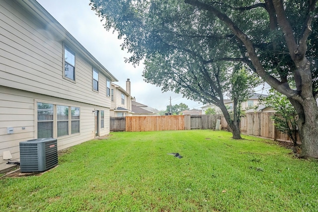 21106 Scenic Bluff Ln, Humble, TX 77338 - view of yard with central AC unit
