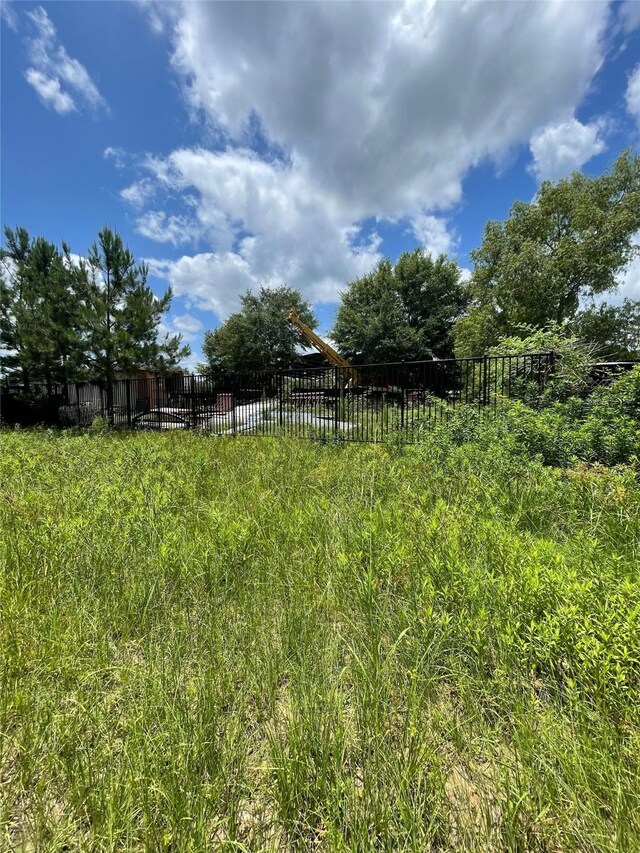 240 County Road 341, Cleveland, TX 77327
