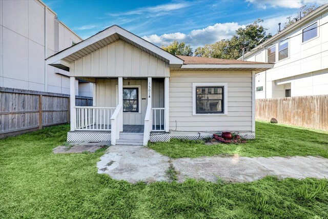 1507 Laird St, Houston, TX 77008 - view of front of home with covered porch