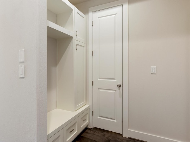 2301 Arabelle St, Houston, TX 77007 - mudroom featuring dark wood finished floors