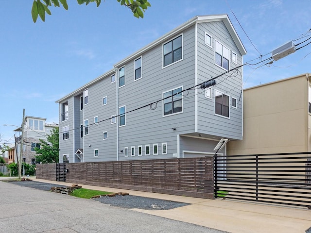 2301 Arabelle St, Houston, TX 77007 - photo 1