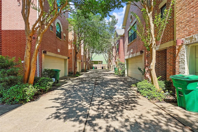 2505 Brinkman St, Houston, TX 77008 - view of concrete alley