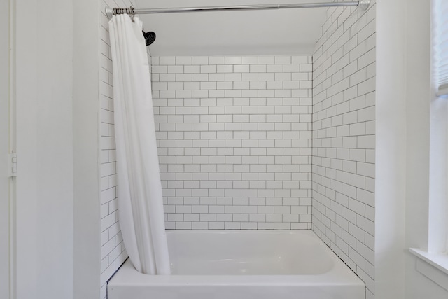 5926 Bit Pl, Baytown, TX 77523 - full bath with shower / tub combo