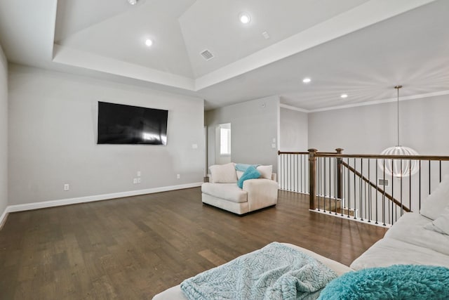 5318 Abington Creek Ln, Sugar Land, TX 77479 - living area with wood finished floors, recessed lighting, baseboards, and lofted ceiling
