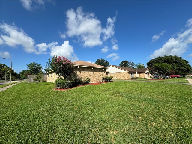 16715 Frigate Dr, Friendswood, TX 77546 - photo 2