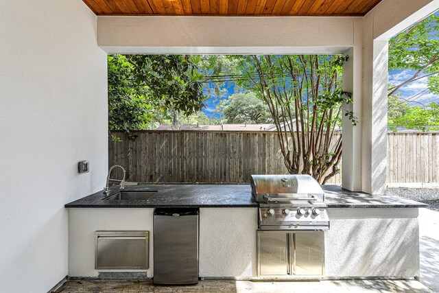 12914 Figaro Dr, Houston, TX 77024 - view of patio / terrace with a sink