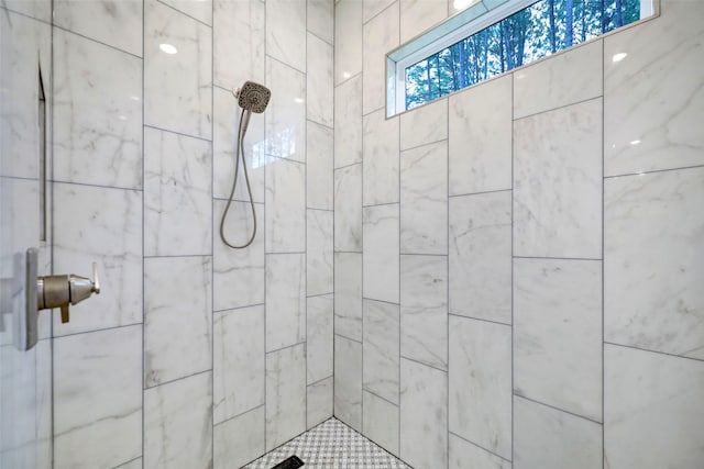 688 Lonestar Rd, Huntsville, TX 77340 - bathroom featuring tiled shower