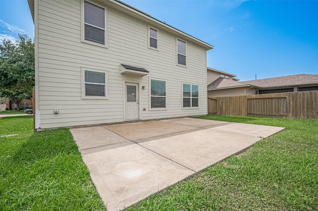 810 Dracena Ct, Richmond, TX 77406 - rear view of property with a patio area