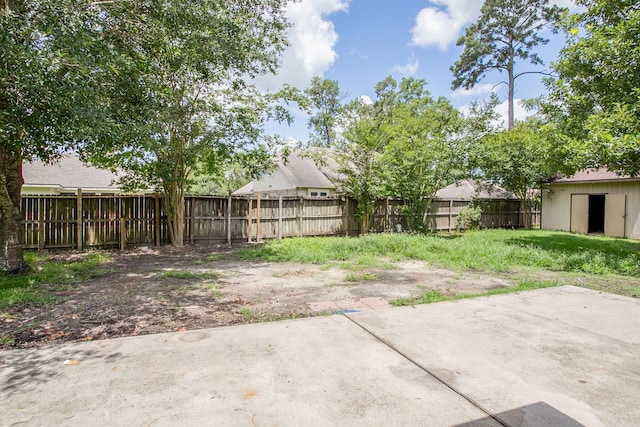 16511 Bluefin St, Crosby, TX 77532 - fenced backyard featuring a patio