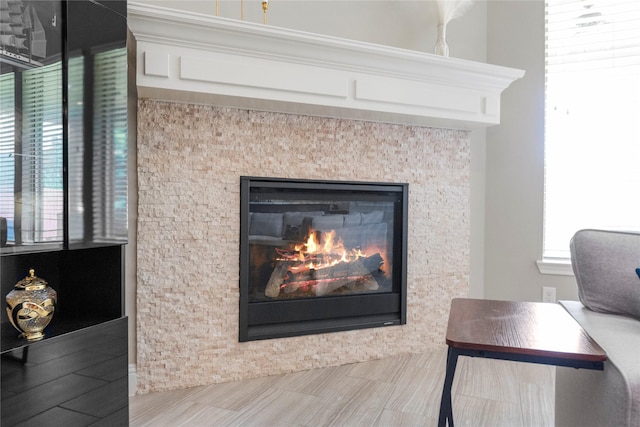3310 Ralston Edge Ln, Houston, TX 77059 - detailed view of a glass covered fireplace