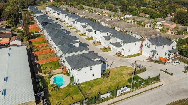 418 Yale Oaks Ln, Houston, TX 77091 - aerial perspective of suburban area with a pool