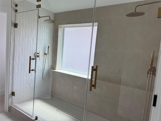 5005 Chestnut St, Bellaire, TX 77401 - bathroom with a tile shower