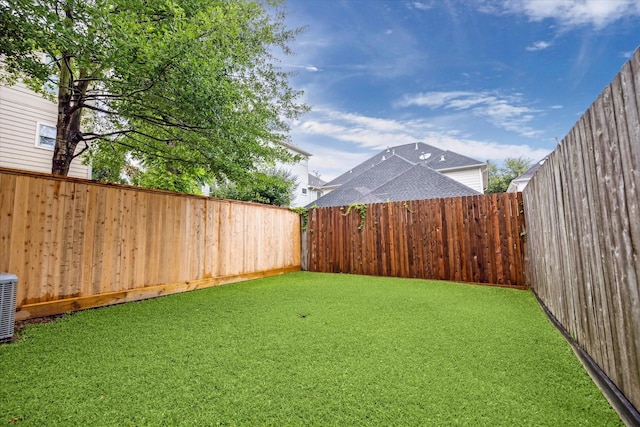 6110 Clyde St, Houston, TX 77007 - view of yard featuring cooling unit