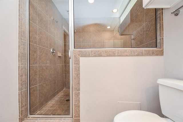 6935 Yellowstone Way Dr, Houston, TX 77054 - bathroom with a stall shower, toilet, and recessed lighting