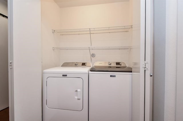 6935 Yellowstone Way Dr, Houston, TX 77054 - laundry room featuring independent washer and dryer