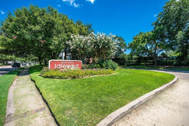 10047 Westpark Dr Unit 44, Houston, TX 77042 - community / neighborhood sign featuring a lawn
