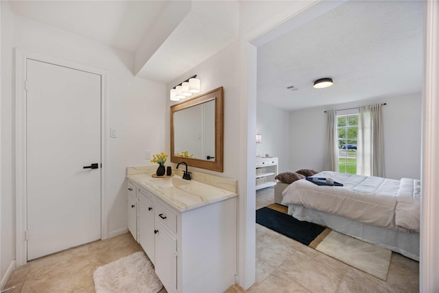 5427 Alba Rd, Houston, TX 77091 - bathroom with vanity and ensuite bath