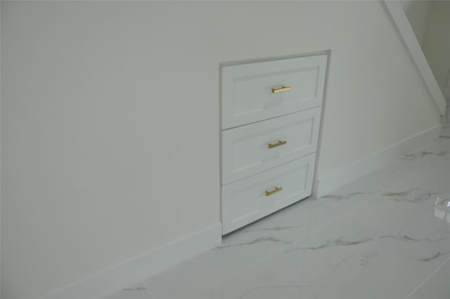 2522 Cassius Ct, New Caney, TX 77357 - detailed view of baseboards
